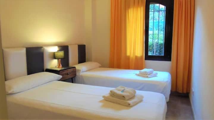 Apartamento Espacioso Muy Tranquilo Con Piscinas Y Jardines Cercano A La Playa Estepona Ngoại thất bức ảnh