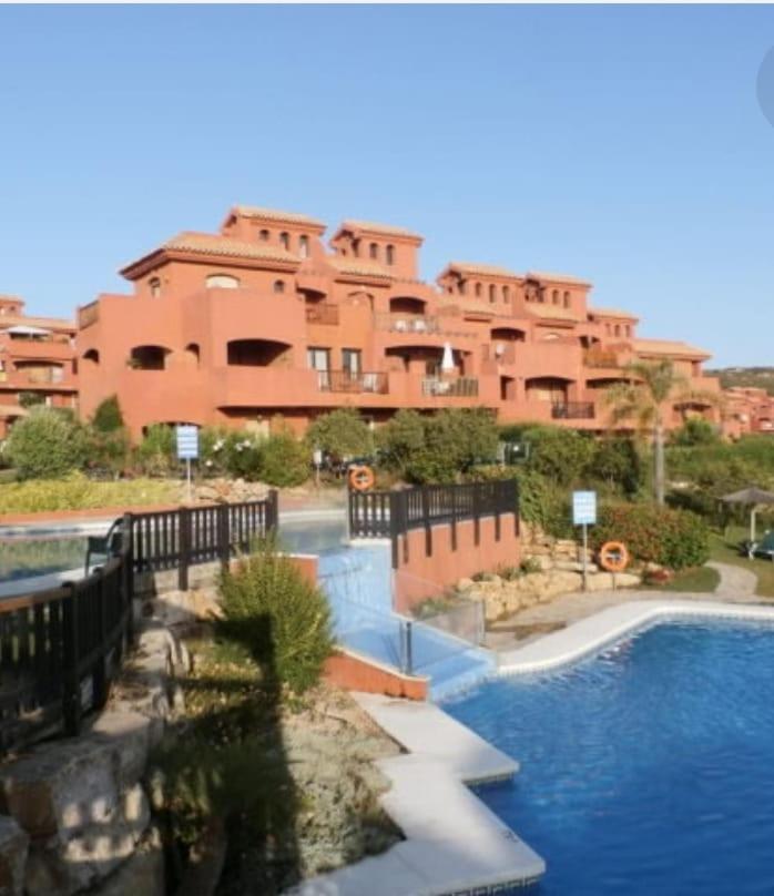 Apartamento Espacioso Muy Tranquilo Con Piscinas Y Jardines Cercano A La Playa Estepona Ngoại thất bức ảnh